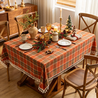 Nappe à carreaux écossais orange automne avec pompons, housse de table rectangulaire lavable, décoration de table vintage pour l'automne et Noël
