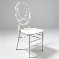 Chaises de banquet empilables en résine plastique imperméable au design moderne pour événements intérieurs/extérieurs, hôtels et mariages