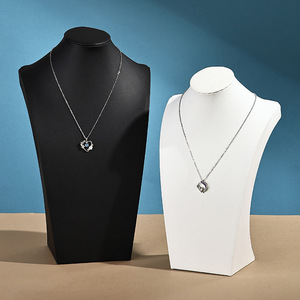 แท่นโชว์สร้อยคอหนัง PU แบบ H-neck พร้อมกล่องเก็บเครื่องประดับคุณภาพสูงบุด้วยผ้ากำมะหยี่ เหมาะสำหรับจัดแสดงสินค้าในงานไลฟ์สดหรือตลาดกลางคืน - Product Image 4