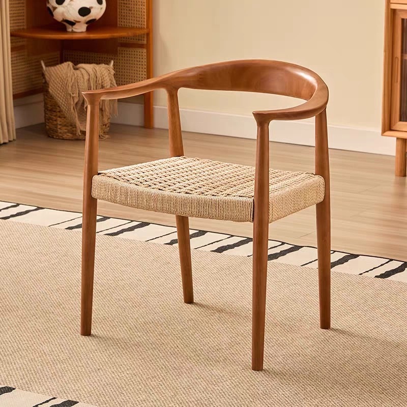 Marron avec assise en rotin