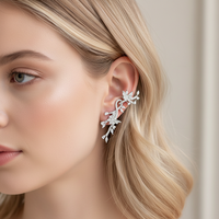 Tendance 2026 : Boucles d'oreilles à clip style féerique de luxe, motif vigne en filigrane de cristal, oreilles d'elfe, accessoires de bijoux de mariage pour mariée, vente en gros