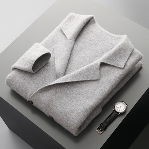 <span class=keywords><strong>Cardigan</strong></span> en cachemire tendance pour <span class=keywords><strong>homme</strong></span>, à associer décontractément à une veste en <span class=keywords><strong>laine</strong></span> et un pantalon à jambes droites - Product Image 2