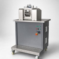 Machine de granulation de plastique, mélangeur automatique de granulés, broyeur à deux rouleaux, mélangeur de granulés composés à circulation automatique, CE ISO