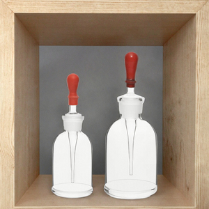 Botella de vidrio transparente redonda con pipeta cuentagotas para dispensar aceites esenciales para uso farmacéutico - Product Image 2