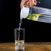 Carafe en verre transparent au design moderne de 500 ml, 800 ml, 1,1 L, 2 L, avec couvercle en plastique, idéale pour l'eau, le thé, les jus de fruits, dotée d'une poignée