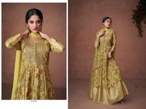 Robe en soie imprimée en organza de qualité supérieure avec broderie Anarkali Salwar Kameez pour mariage et fête - Product Image 6