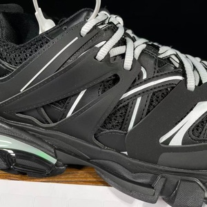 Zapatos casuales de hombre de malla transpirable con cordones, de marca de diseñador y alta calidad, con amortiguación LED para correr. - Product Image 4