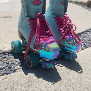 Protège-embouts de patins à roulettes en PVC découpés au laser, en stock, transfrontaliers, très demandés, protections d'orteils - Product Image 1