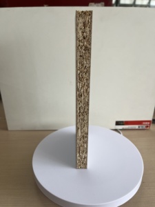 Tablero FOSB de Alta Densidad de 9 mm y 18 mm, Tablero de Aglomerado sin Acabado para la Fabricación de Armarios de Cocina Modernos - Product Image 5