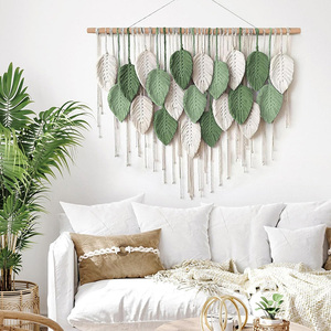 Grande <span class=keywords><strong>tapisserie</strong></span> murale en macramé, style bohème chic, avec feuilles tissées rose et vert, en fibre <span class=keywords><strong>de</strong></span> coton faite à la main, avec bâton en bois amovible - Product Image 5