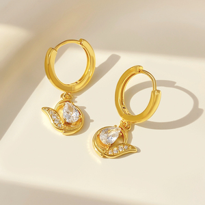 Boucles d'oreilles créoles romantiques en cristal taille poire avec zircon pour femme, bijoux de mariage, en laiton plaqué rhodium - Product Image 6