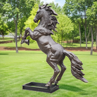 Sculpture de cheval en bronze pour jardin oeuvre grandeur nature