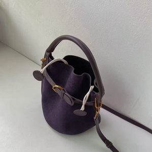 Bolso de Hombro Duradero para Mujer, Diseño de Cubo en Tela de Terciopelo, Decoración con Cinturón de Cuero, Costuras Reforzadas, Venta al por Mayor - Product Image 6