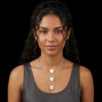 Perles de nacre blanches naturelles en forme de rose et de fleur de prunier, prêtes à être expédiées, pour la fabrication de bijoux DIY, en vrac
