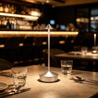 Lampe de table sans fil à LED rechargeable, style minimaliste en métal, pour hôtellerie et restaurants de luxe