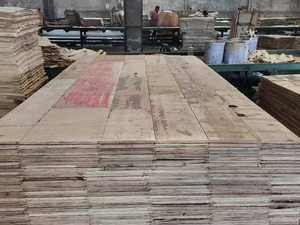 ألواح خشب رقائقي مغطاة بطبقة فيلم من شركة Arser Wood YAFEI-PLEX، مصنوعة من الخشب المعاد تدويره بتقنية الوصلات الإصبعية - Product Image 2