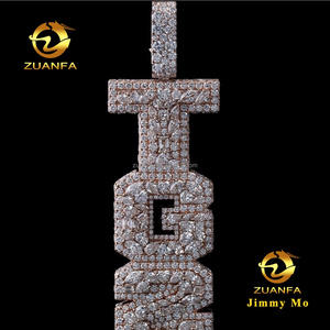 Pendentif vertical de luxe en argent 925 avec lettres initiales, serti de moissanite et de diamants, style hip-hop glacé, micro-pavé et sertissage griffe - Product Image 5