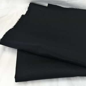Tissu tissé 100 % polyester noir, anti-boulochage, en filament vierge, largeur 53 pouces, pour la décoration et les vêtements de travail - Product Image 1