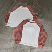 T-shirt Streetwear personnalisé en coton oversize à blocs de couleurs camouflage, T-shirt à manches longues gaufrées pour homme