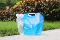 Sac à eau pliable en plastique pochette de bec de rangement portable camping course en plein air bouteille de boisson de cantine pliable