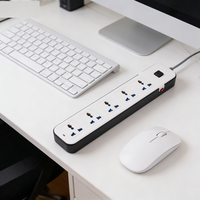 Prise de voyage universelle avec 3 ports USB-A, 1 port USB-C, 3/4 prises, matériau ABS, 110-250V, IP11, 10A, câble de 3m, utilisation en extérieur US/UK/AU