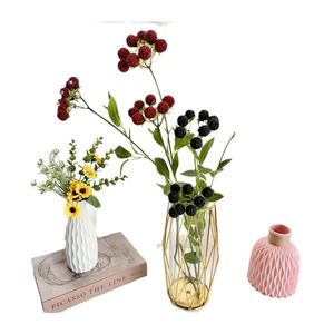 Fleurs artificielles Queyiyi, plantes de fruits sauvages rouges et noires à longue tige, fruits de la fortune en plastique, décoration d'intérieur, accessoire de mariage moderne - Product Image 5
