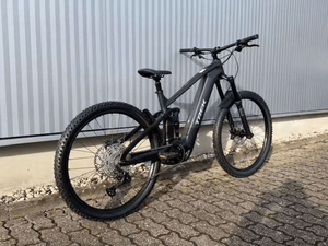 Đường Sắt Trek Cổ Điển Mới + 5 Gen 5 E-MTB Bosch hiệu suất CX, 29 inch, kích thước lớn, 12 tốc độ, hệ thống treo đầy đủ - Product Image 2