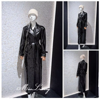 Manteau trench en cuir noir gaufré crocodile sur mesure OEM pour femme, longueur maxi, avec ceinture à boucle, veste d'hiver