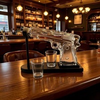 Ensemble de carafe à whisky en verre en forme de pistolet 1911 avec support noir, 2 verres à shot, cadeau de luxe pour hommes, bar