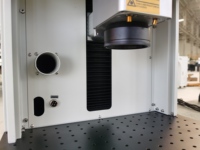 Machine de marquage à mise au point automatique entièrement fermée pour marqueur laser à fibre Jpt Mopa avec prise en charge des graphiques DXF PLT BMP AI