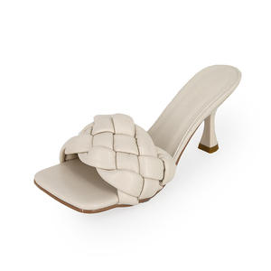 <span class=keywords><strong>YT</strong></span> sandales pour femmes avec talon mode été nouveau Style coréen étudiant <span class=keywords><strong>Internet</strong></span> populaire talon mince chaussures pour femmes à talon moyen - Product Image 3