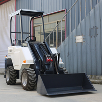 Livraison gratuite! Chariot élévateur à flèche télescopique 1 tonne Mini chariot télescopique 4X4 4WD Divert Mini chargeuse sur pneus pour travaux agricoles avec moteur