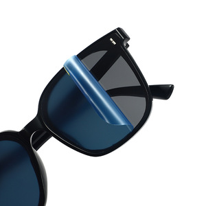Lunettes de soleil personnalisées UV400, monture noire, verres en PVC, unisexe, pour la conduite, la pêche, style influenceur, série GM Film - Product Image 1