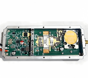 Módulo de interferencia antidrones Modelo 900-1100M Montaje enchufable - Product Image 1