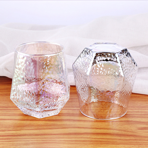 Verre à whisky géométrique en verre diamanté créatif nordique à six côtés avec motif de marteau - Product Image 6