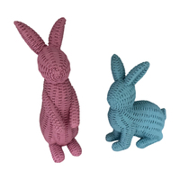Großhandel Neu Eingetroffen Handgefertigter Polyresin-Hase in Rosa und Blau Zertifiziertes Ostergeschenk mit Lustiger Hasen-Tischdekoration