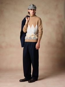 Áo len cổ lọ nam họa tiết Argyle màu nâu lạc đà, phối xám và be, chất liệu len Merino - Product Image 3