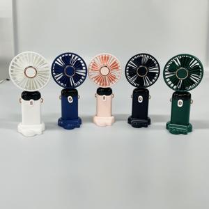 พัดลมมือถือขนาดเล็ก ปี 2025 เงียบสงบ ใช้ได้ที่โต๊ะทำงาน ชาร์จผ่าน USB ได้ ใช้เป็นพัดลมระบายความร้อน พกพาสะดวก เหมาะสำหรับการเดินทางและกิจกรรมกลางแจ้ง - Product Image 6
