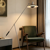 Lampe sur pied LED moderne à bras articulé, abat-jour disque chromé réglable à 360° °   Lampe à tête rotative à lumière chaude pour salon, chambre et bureau