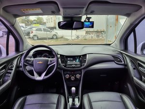 Korean Used Car Easy Parking 2017 WHITE The New Trax Auto Diesel Compact SUV <b>TPMS</b> Cruise Control an Effortless City Car - Product Image 4