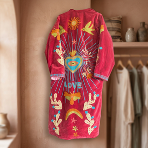 Vente en gros de manteaux longs en velours vert olive faits à la main avec des motifs sacrés, de l'amour, de oiseaux, du soleil, de cactus et d'étoiles - Product Image 4