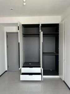 Ensemble de chambre à coucher moderne multifonctionnel en bois, armoire de chambre blanche avec portes, placard, meubles d'appartement avec vitrine - Product Image 6