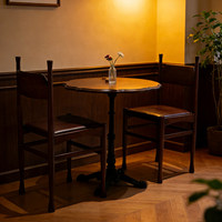 Table de salle à manger ronde en bois massif de style nordique, pieds en métal, couleur chêne, petite table de négociation, idéale pour les pâtisseries et les cafés.