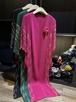Robe longue décontractée d'automne à manches chauve-souris, haut de gamme, motif uni, plissée, col en V, coupe ample, grande taille, en satin lavable, motif floral