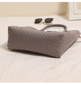 Sac à main tissé en plastique <span class=keywords><strong>de</strong></span> couleur unie - Nouveau panier <span class=keywords><strong>de</strong></span> courses tendance, sac <span class=keywords><strong>de</strong></span> <span class=keywords><strong>plage</strong></span>, sac à main en paille avec poignée et sac décontracté - Product Image 6