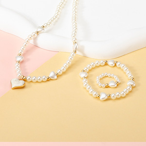 <span class=keywords><strong>Set</strong></span> di Gioielli Estivi per Bambine: Collana di Perle, Anello e Braccialetto - Product Image 1