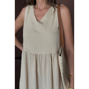 Robe de mariée beige ample avec ourlet à volants et détail à nouer dans le dos - Product Image 5