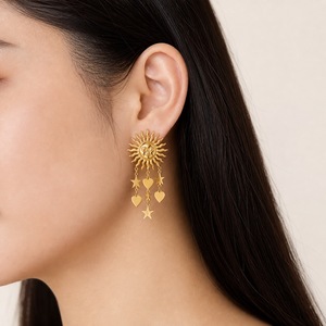 Boucles d'oreilles pendantes Cœur et Étoile en Acier Inoxydable Plaqué Or 14K sous Vide, Bijoux Fantaisie - Product Image 4