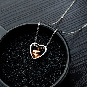 Liontin Guci Hati Ganda Elegan dari Baja Anti Karat Berlapis Emas, Kalung Kenang-kenangan untuk Perhiasan Memorial, Jimat Abu Kremasi - Product Image 6