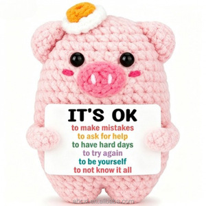 Vente en gros : Nouvelle collection de mini-porcs en crochet amusants et émotionnels, avec message positif, pour la promotion en gros. - Product Image 1